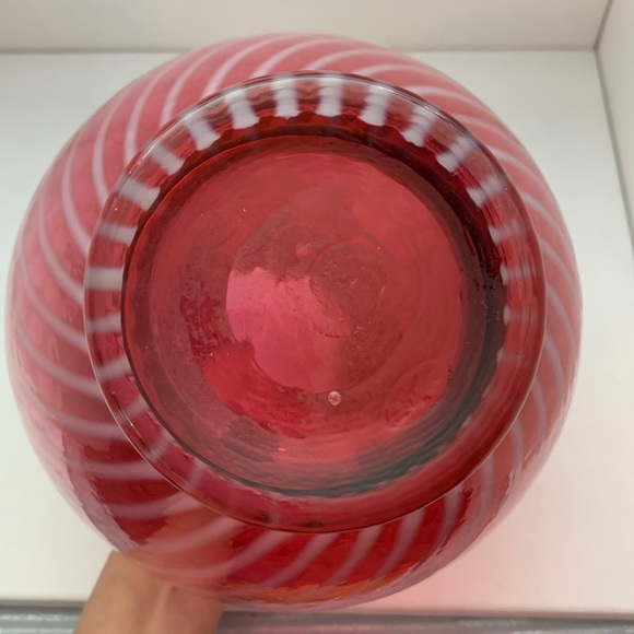 😍 Fenton Cranberry Opalescent Swirl Ruffled Large Round Vase - Picture 11 of 17